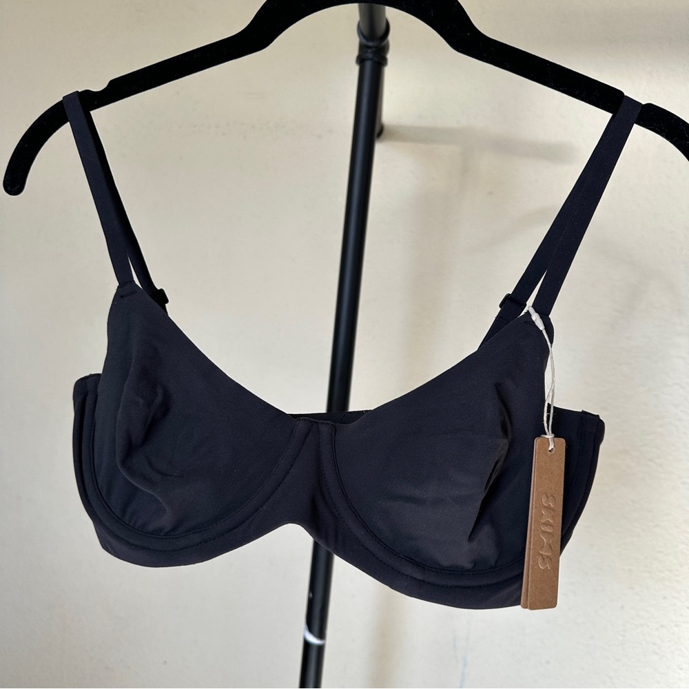 SKIMS Fits Everybody Unlined Demi Bra 36A BR-UWR-2293